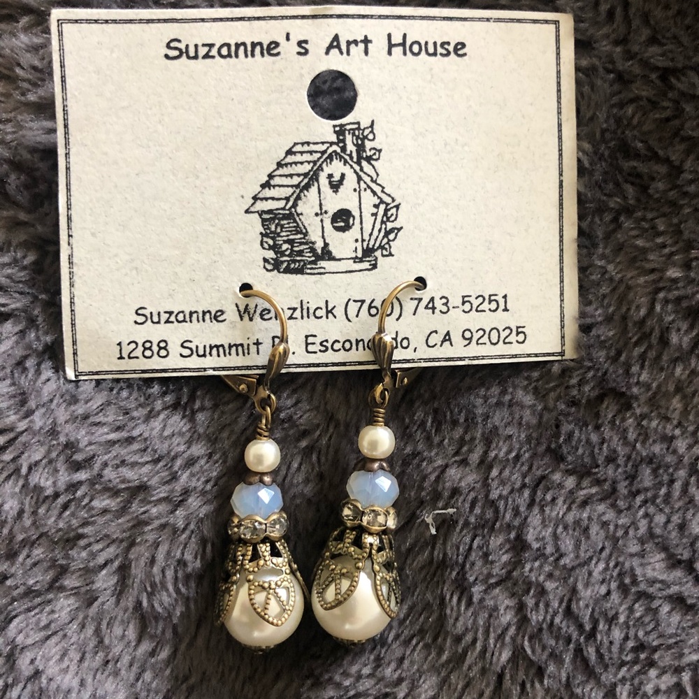 New Very pretty antique looking beaded earrings